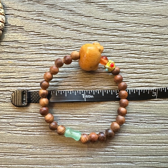 Wooden Beaded Bracelet with Cat Charm - Picture 4 of 4